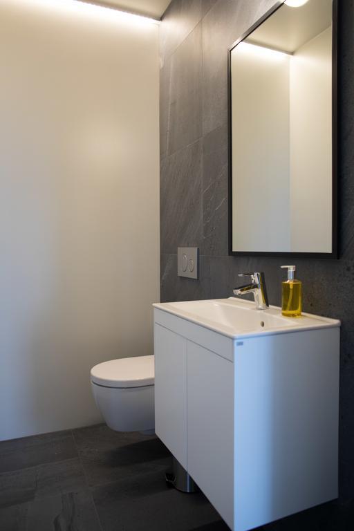 Graystone Guesthouse Sandgerthi Luaran gambar